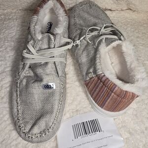 Magellan Outdoors Gray and Pink Women's Slippers